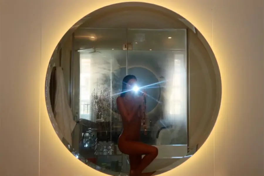 La sensual foto de Zaira nara frente al espejo: &ldquo;Fr&iacute;o afuera&rdquo;