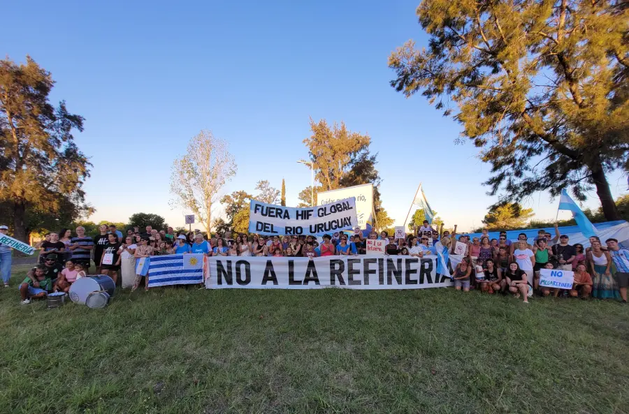 Protesta en Col&oacute;n contra la refiner&iacute;a de Uruguay