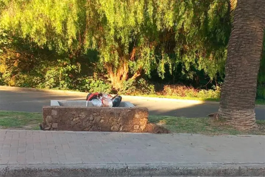 Vandalizaron figura de Mafalda en Victoria (foto Municipalidad de Victoria)