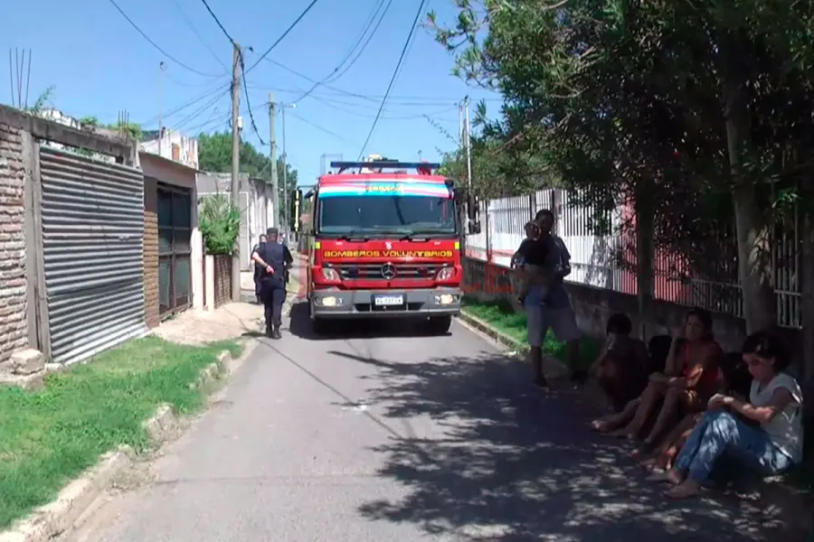 Incendio en Barrio Yatay. Foto: Elonce.