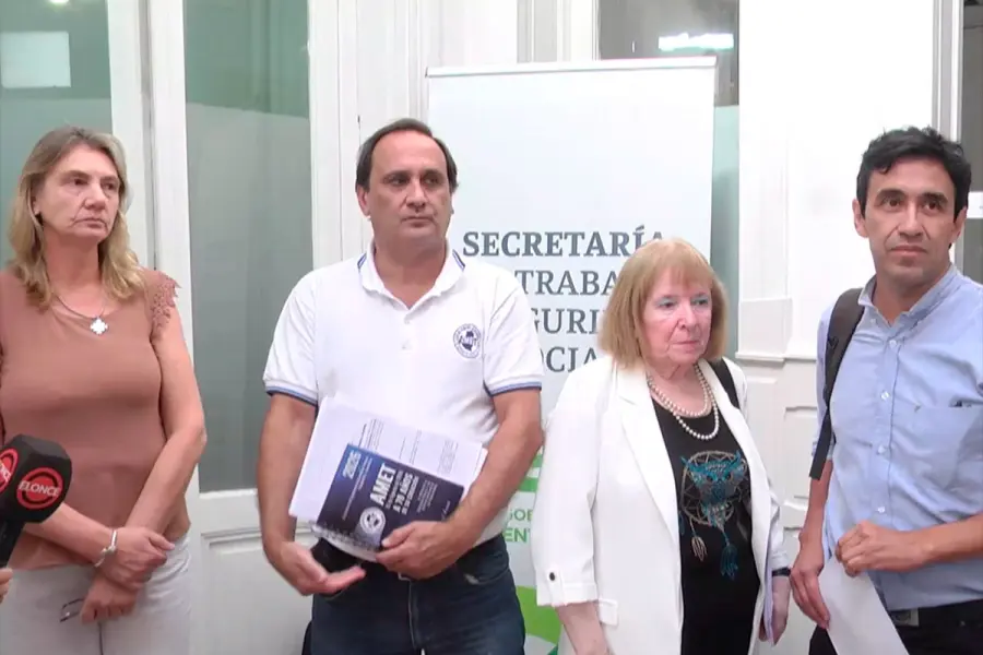 Los representantes de los gremios docentes.