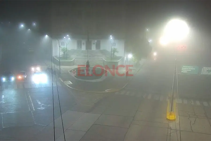 Manto de neblina cubri&oacute; Paran&aacute;: las fotos