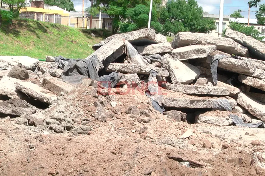 Obras por socav&oacute;n en barrio Francisco Pancho Ram&iacute;rez (foto Elonce)