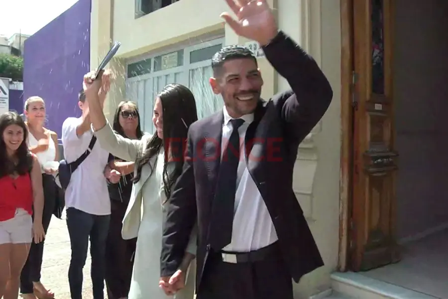 Ulises &ldquo;Cloroformo&rdquo; L&oacute;pez y Marianela se casaron. Foto: Elonce.