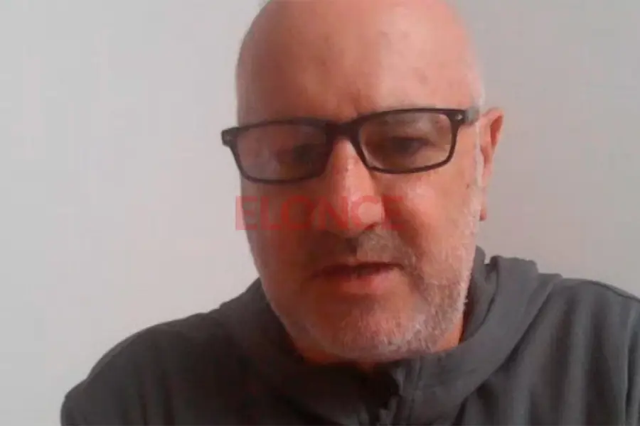 Sergio Constantino dialog&oacute; en Moviendo el Avispero. Foto: Elonce.