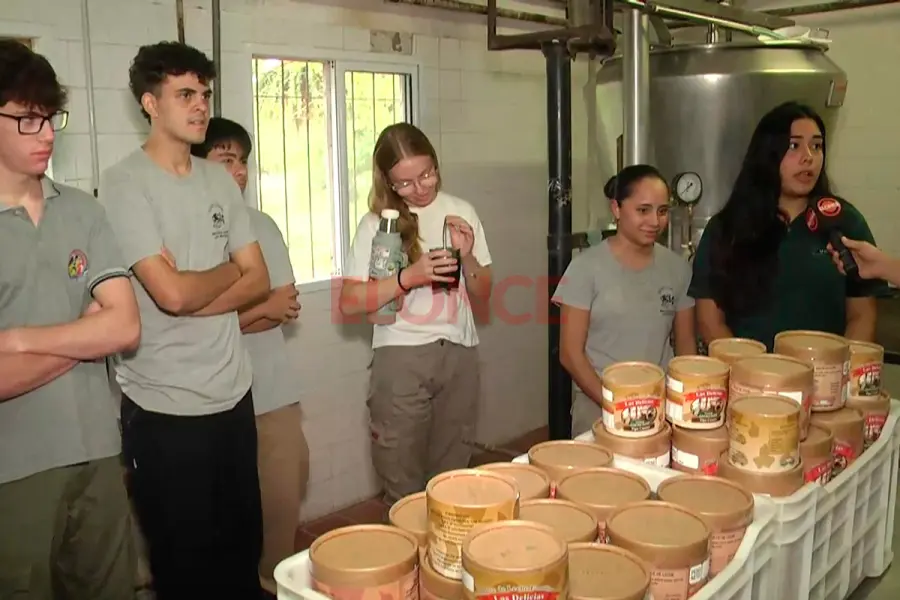 Alumnos de Escuela Agrot&eacute;cnica Las Delicias (foto Elonce)