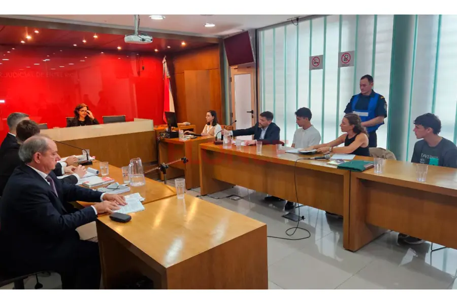 Prorrogaron la prisi&oacute;n preventiva de los acusados por el homicidio de Luciano Emer&iacute; (foto Elonce)