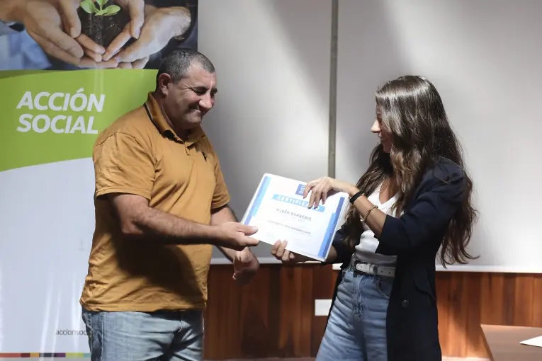 Abren una convocatoria para distribuir microcréditos en municipios y comunas de Entre Ríos