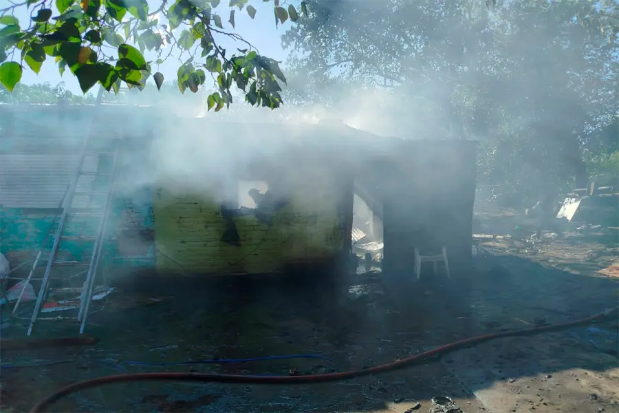 Incendio en Paran&aacute; (foto Bomberos Voluntarios de Paran&aacute;)