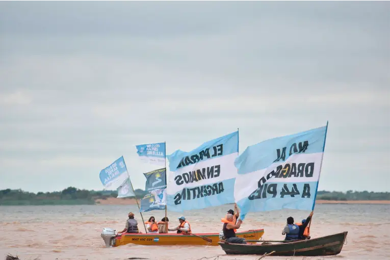 Comenzó en Chaco la travesía "Salvemos el Paraná y sus humedales"