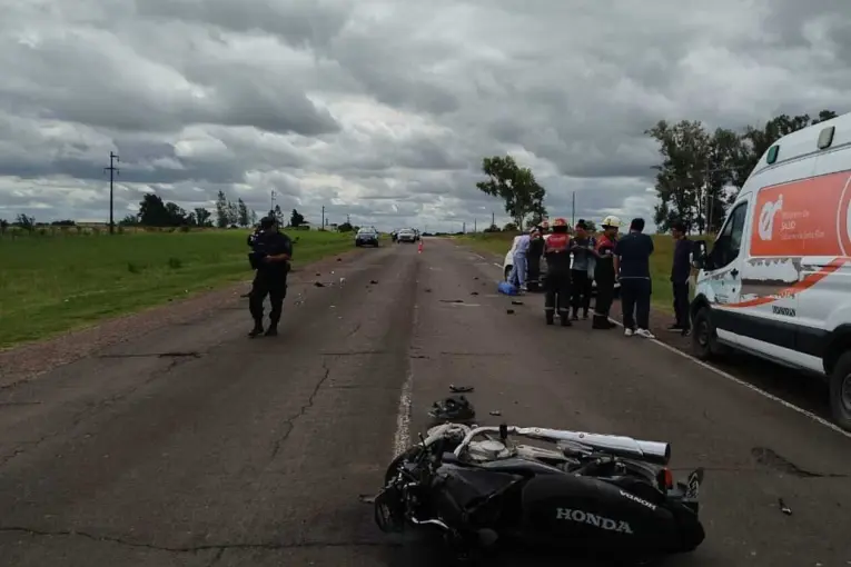 Un joven policía de San Benito sufrió un grave accidente en Ruta 20 y piden donantes de sangre con urgencia