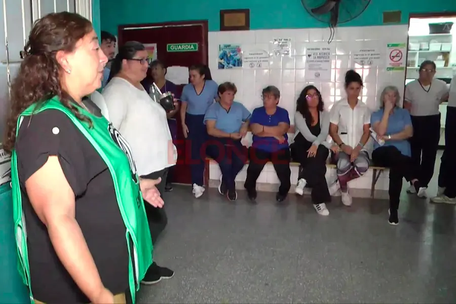 Asamblea en centro de salud Carrillo (foto Elonce)