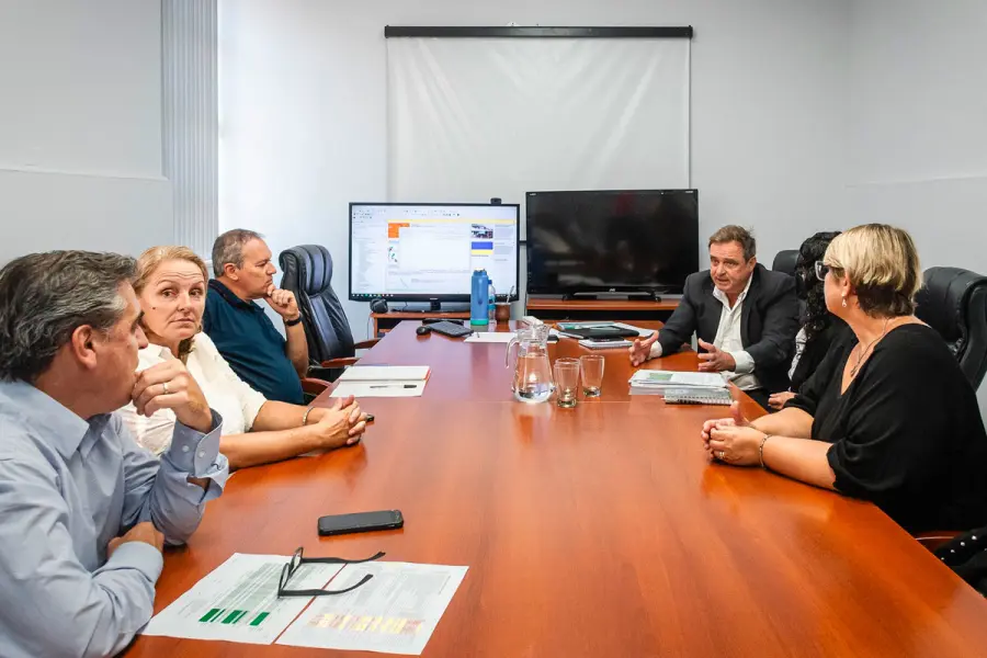 Reuni&oacute;n por la Ruta 10.