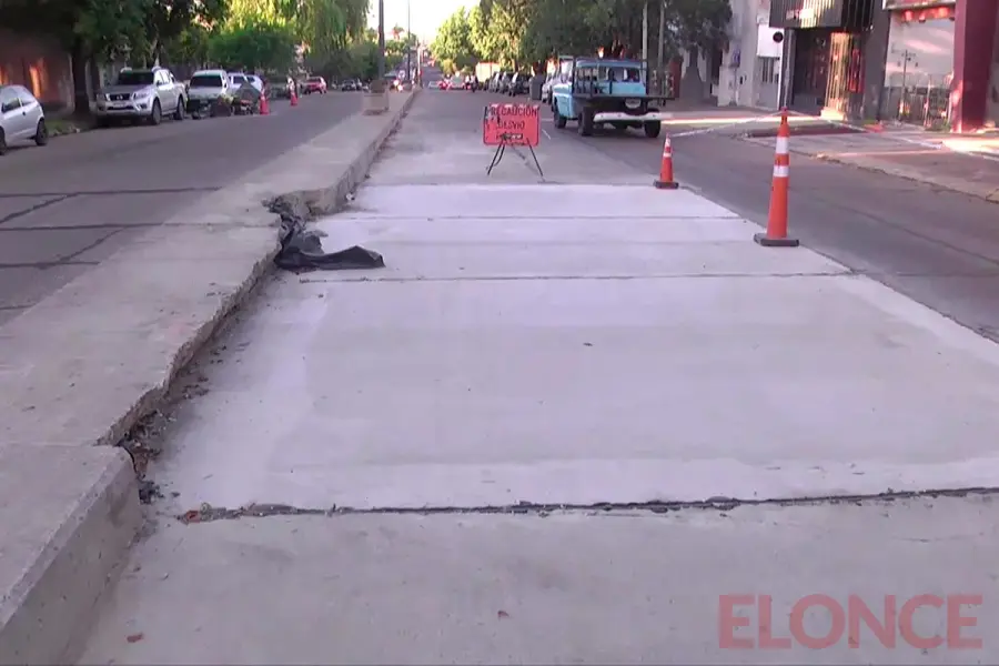Obras de bacheo en avenida Ram&iacute;rez (foto Elonce)