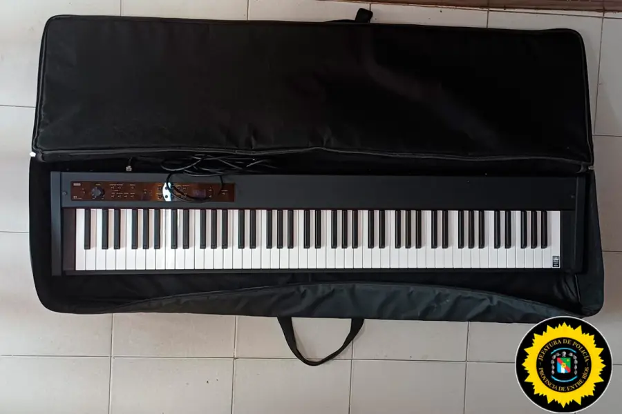 Recuperaron el piano robado a un m&uacute;sico de Paran&aacute; (foto Polic&iacute;a de Entre R&iacute;os)