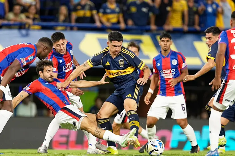 Boca no aprovechó sus chances ante San Lorenzo e hilvanó su cuarto empate en La Bombonera