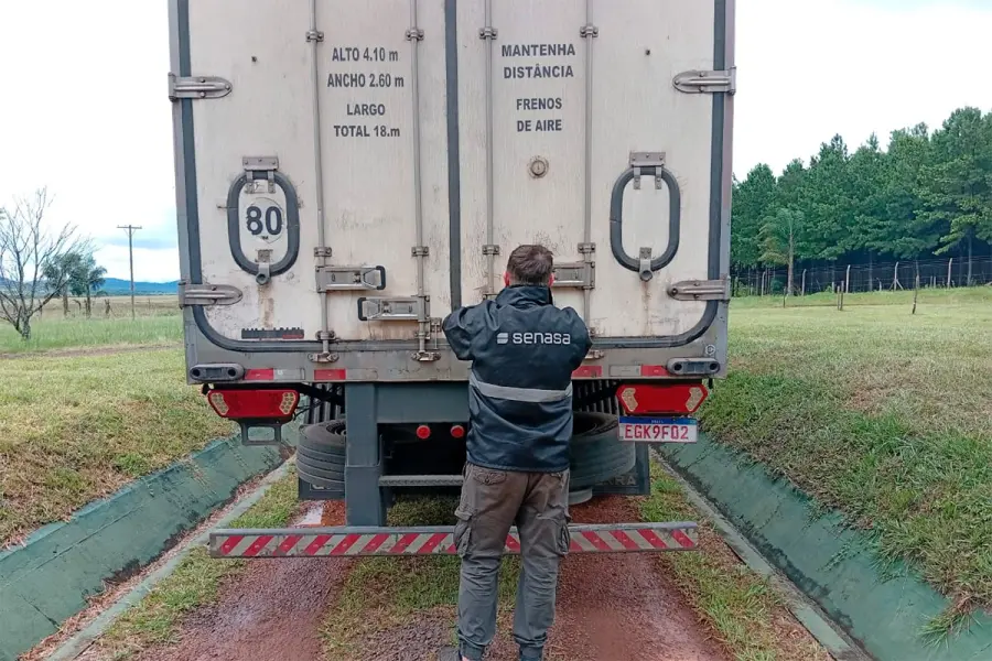 SENASA controla el transporte de productos de la pesca (foto SENASA)
