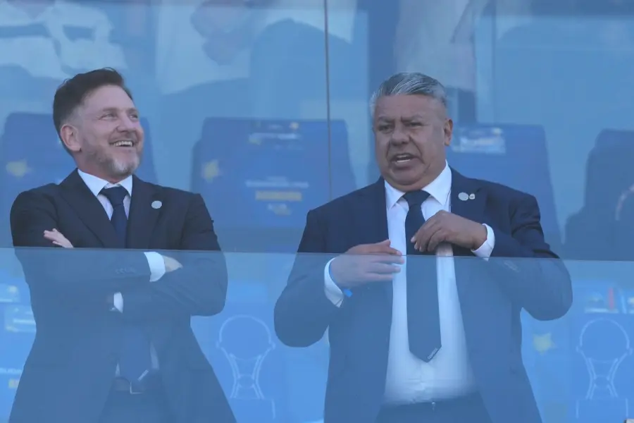 El presidente de la Conmebol, Alejandro Dom&iacute;nguez, y Claudio Tapia, presidente de la AFA (foto AP)