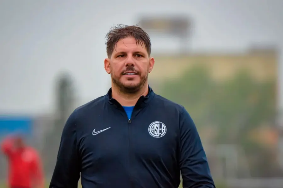 Dami&aacute;n Ayude.