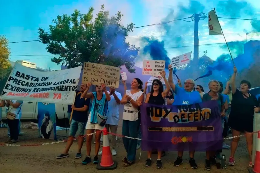 Protesta en Col&oacute;n (foto El Entre R&iacute;os)
