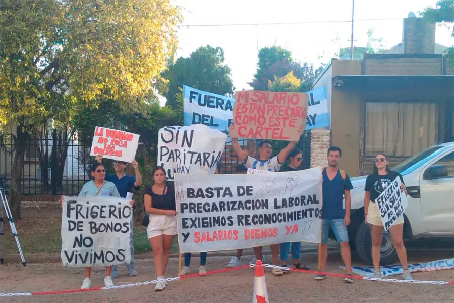 Protesta en Col&oacute;n (foto El Entre R&iacute;os)