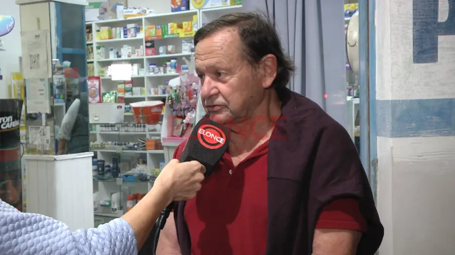 Julio relat&oacute; lo ocurrido en su farmacia. Foto: Elonce.