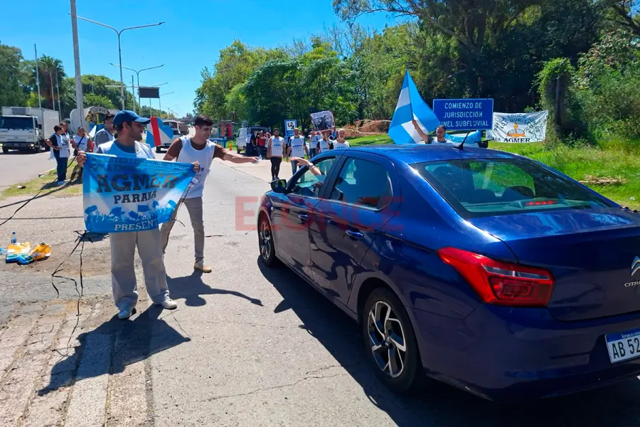 Volanteada de AGMER en acceso al T&uacute;nel Subfluvial (foto Elonce)