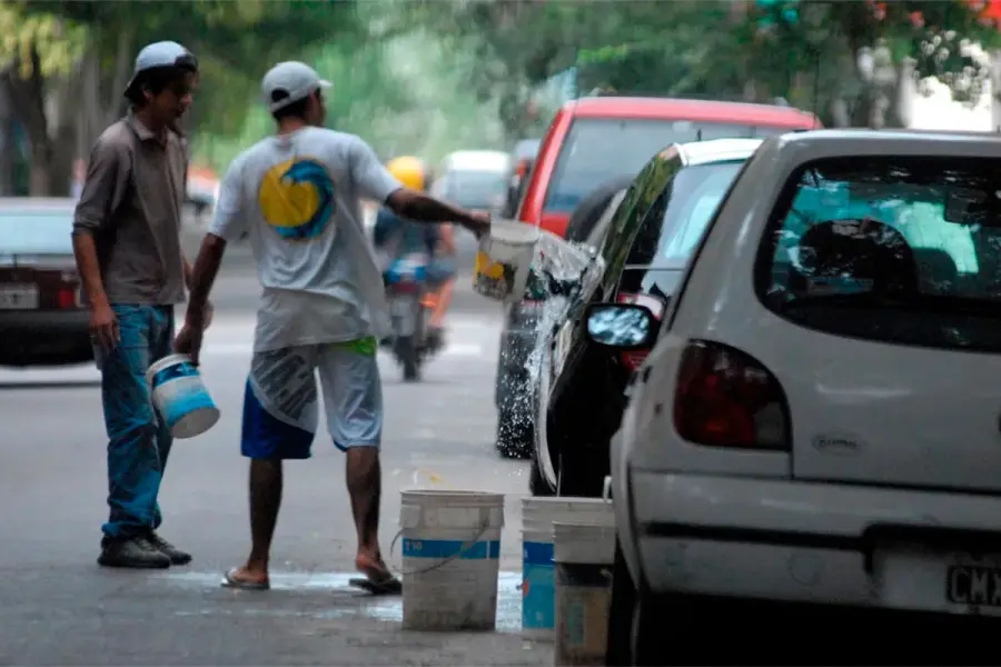 La actividad de los cuidacoches ser&aacute; sancionada donde est&eacute; prohibida.-