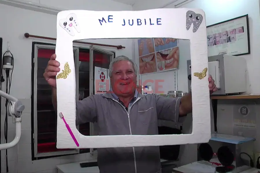 Ra&uacute;l Tabares, odont&oacute;logo (foto Elonce)