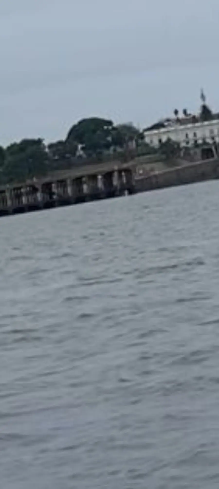 Rescate en el r&iacute;o Uruguay, en Concordia (foto Polic&iacute;a de Entre R&iacute;os)