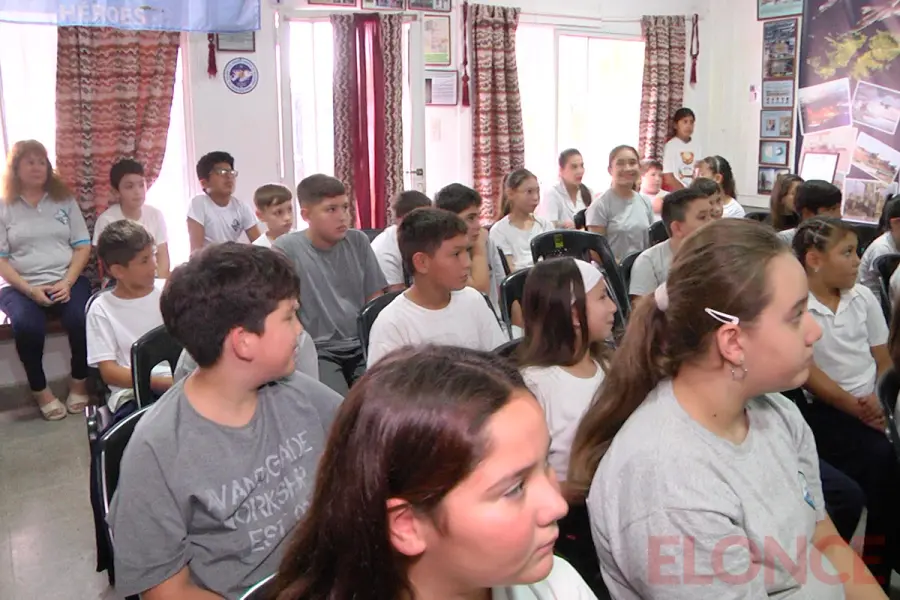 Alumnos visitaron Museo El C&oacute;ndor de San Benito (foto Elonce)