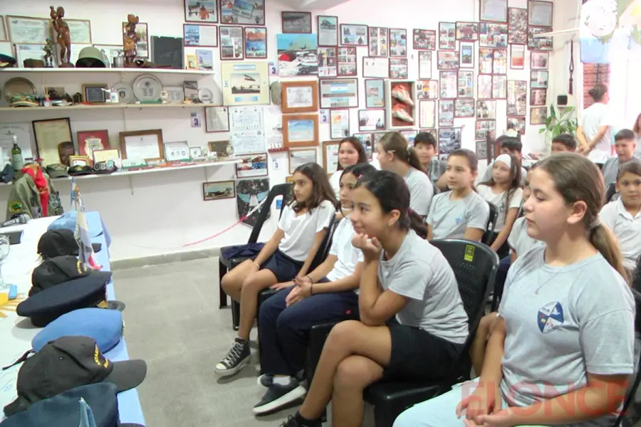 Alumnos visitaron Museo El C&oacute;ndor de San Benito (foto Elonce)