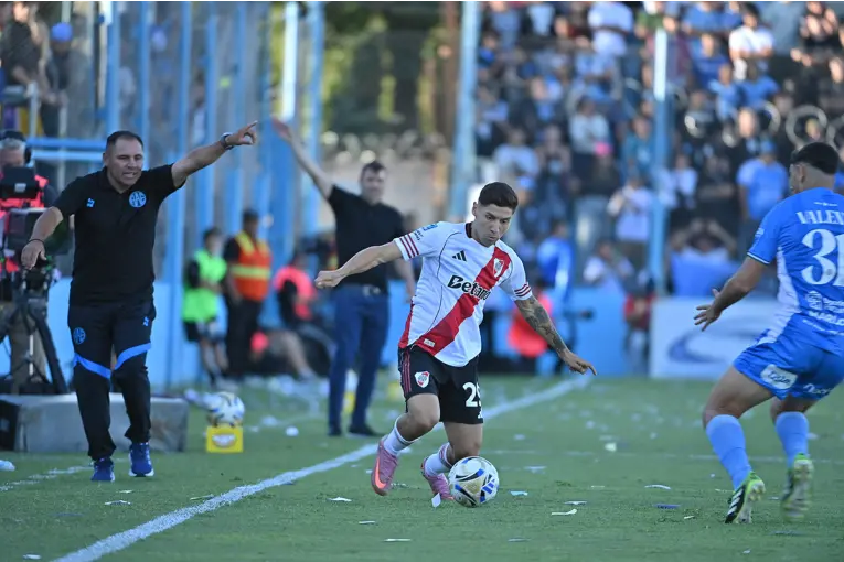River consiguió su tercer triunfo al hilo en el Torneo Apertura: goles del 2-0 sobre Estudiantes de Río Cuarto