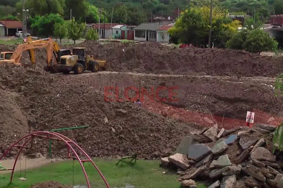 Obras por socav&oacute;n en barrio Francisco Pancho Ram&iacute;rez (foto Elonce)
