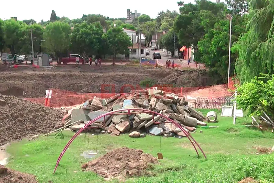 Obras por socav&oacute;n en barrio Francisco Pancho Ram&iacute;rez (foto Elonce)