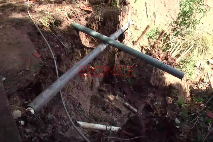 Obras por socav&oacute;n en barrio Francisco Pancho Ram&iacute;rez (foto Elonce)