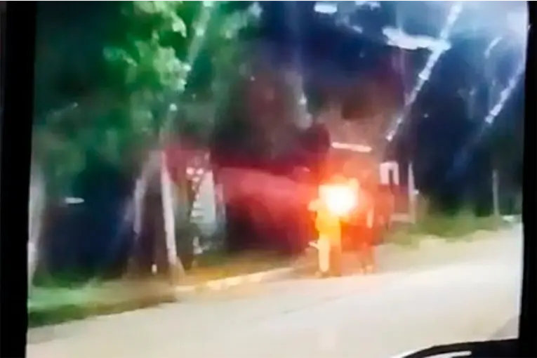 Video muestra disparos en violenta pelea en localidad entrerriana y buscan identificar al atacante