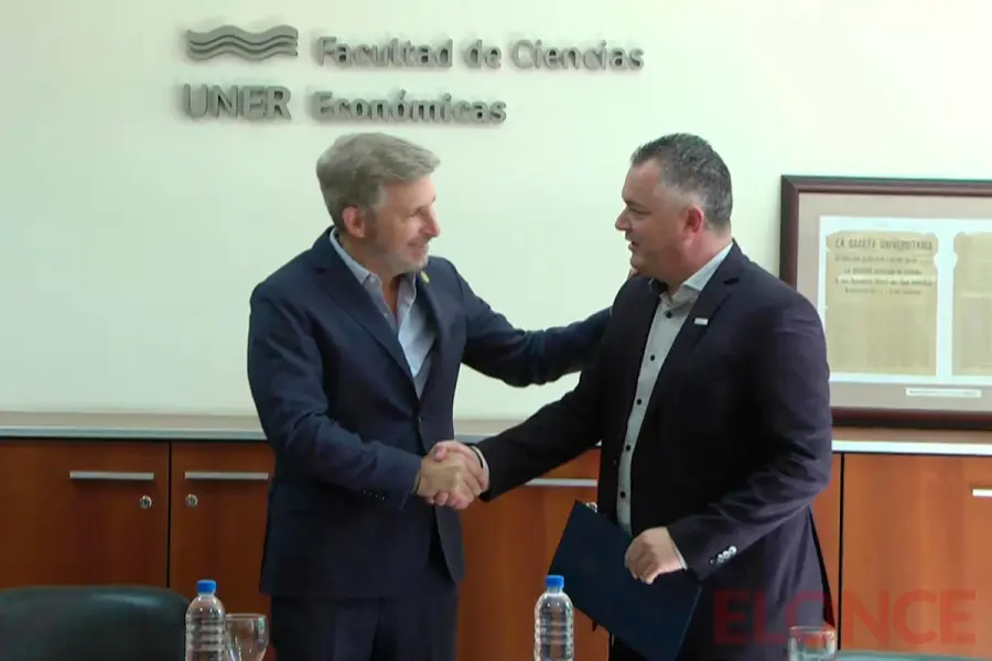 El gobernador Frigerio junto al decano P&eacute;rez (foto Elonce)