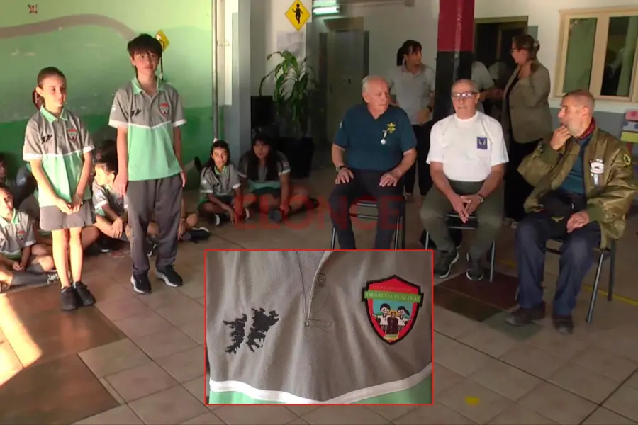 Emotivo gesto de alumnos hacia veteranos de Malvinas (foto Elonce)