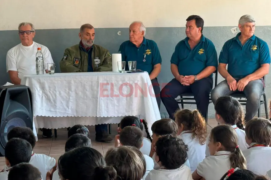 Veteranos de Malvinas en escuela N&ordm;235 &ldquo;Heraclia Ruiz D&iacute;az&rdquo; de Paran&aacute; (foto Elonce)