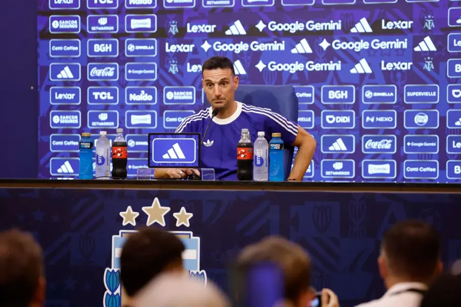 Lionel Scaloni en conferencia de prensa.