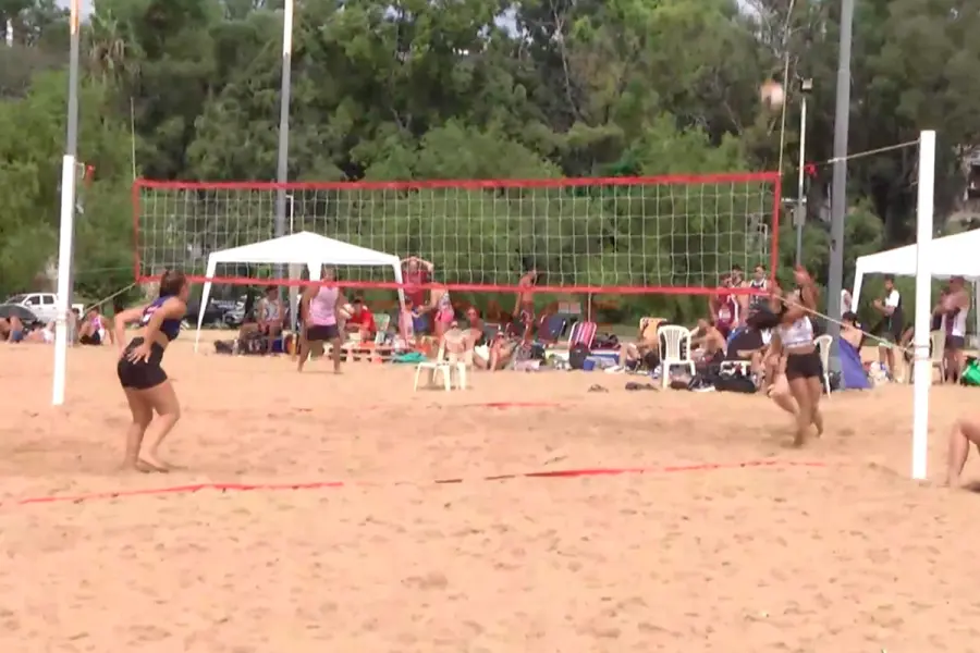 Torneo de Beach V&oacute;ley. Foto: Elonce.