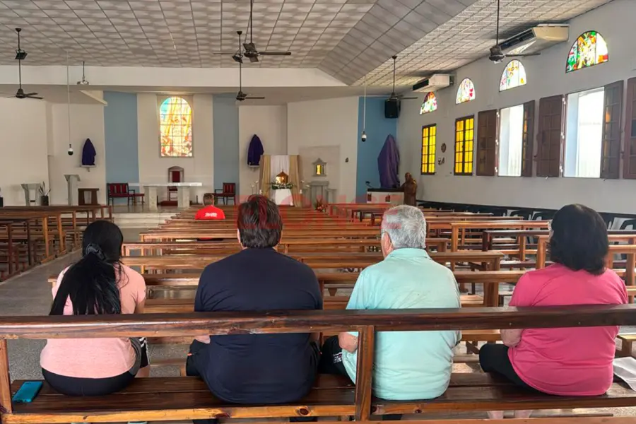 Recorrido por siete iglesias en Paran&aacute; (foto Elonce)