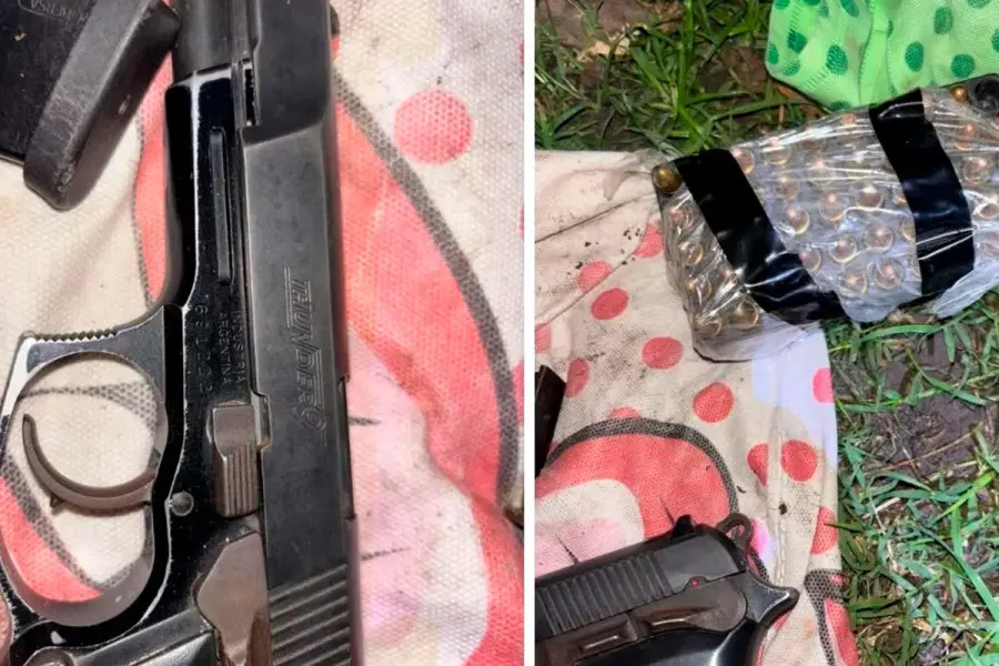 Armas encontradas en lo del vecino. Foto: Aires de Santa Fe.