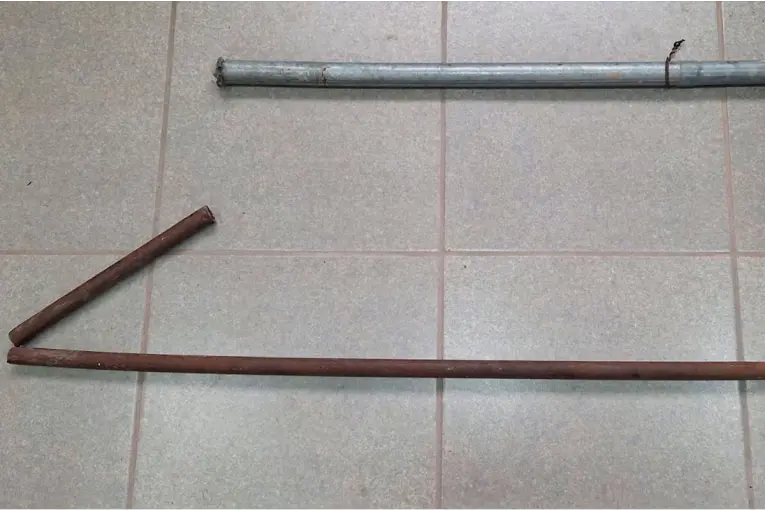 Dos hombres golpearon con varillas de hierro a otro vecino de barrio Belgrano