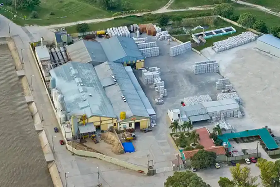 La f&aacute;brica ubicada en el puerto de Victoria
