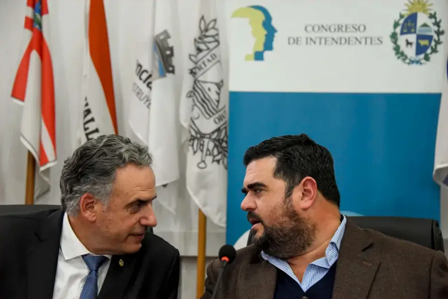 El intendente de Paysand&uacute;, se reuni&oacute; con el presidente de Uruguay.