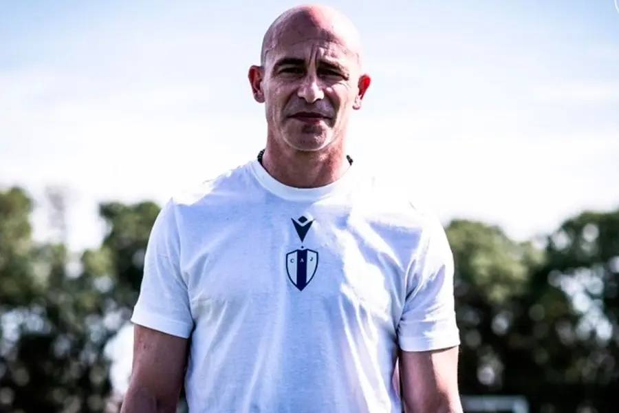 Sebasti&aacute;n M&eacute;ndez aparece como posible entrenador.