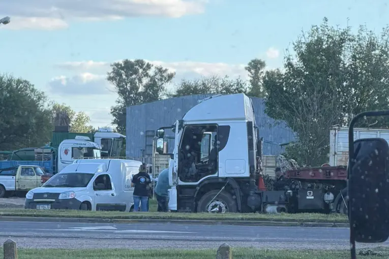 La identidad del camionero hallado sin vida en el ingreso a Nogoyá