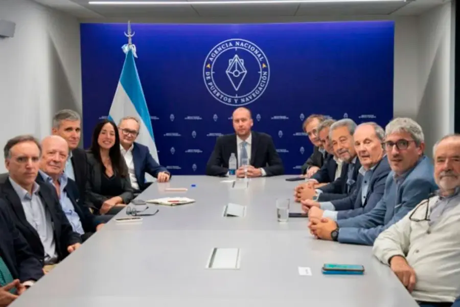 Licitaci&oacute;n de la hidrov&iacute;a.